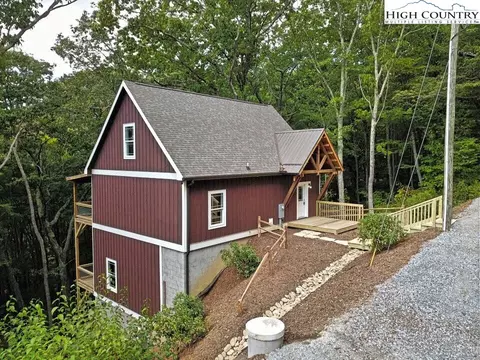 246 Boulder Springs Rd, Boone, NC 28607 photo 2