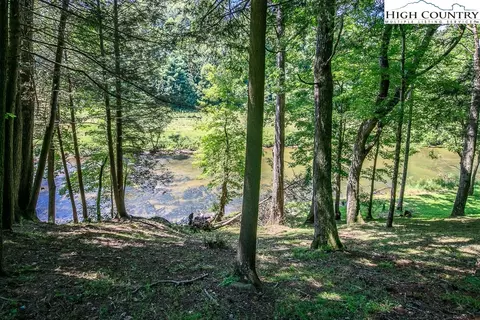 415 Riverwind Dr, Lansing, NC 28643 photo 6