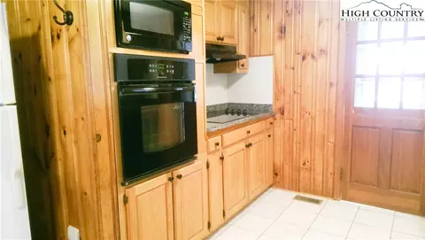 121 Edmonds Rd, Ennice, NC 28623 photo 7