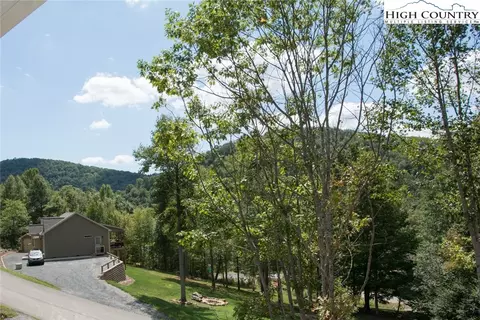 225 Crossmor Dr, Todd, NC 28684 photo 5