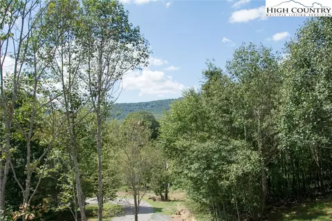 225 Crossmor Dr, Todd, NC 28684 photo 4