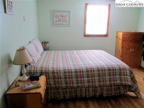 415 Knollwood Dr, Boone, NC 28607 photo 9