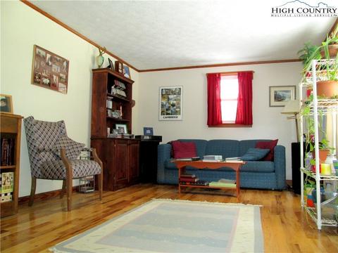 415 Knollwood Dr, Boone, NC 28607 photo 5