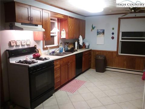 415 Knollwood Dr, Boone, NC 28607 photo 6