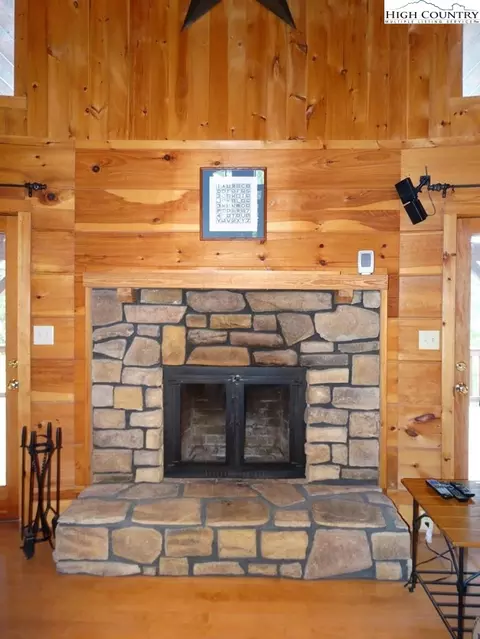 929 Cascade Trl, Fancy Gap, VA 24328 photo 9