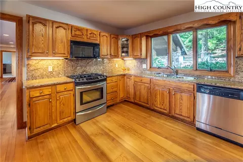 322 Owl Rest Ln, Deep Gap, NC 28618 photo 16