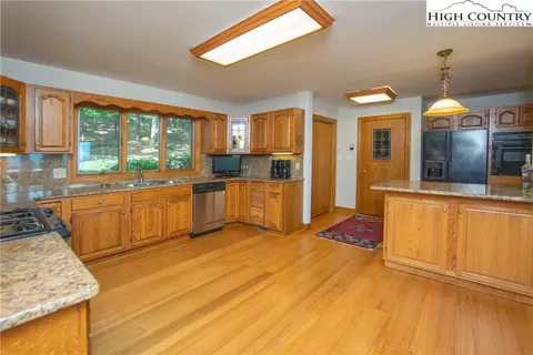 322 Owl Rest Ln, Deep Gap, NC 28618 photo 17