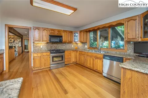 322 Owl Rest Ln, Deep Gap, NC 28618 photo 15