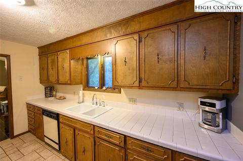 855 Eagle Dr, Boone, NC 28607 photo 18