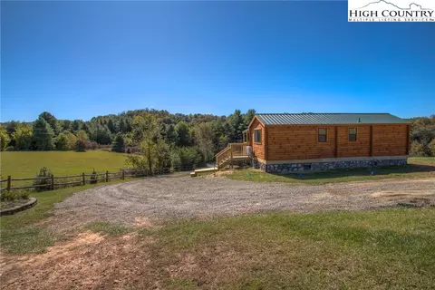 358 Buttons Ln, Sparta, NC 28675 photo 4