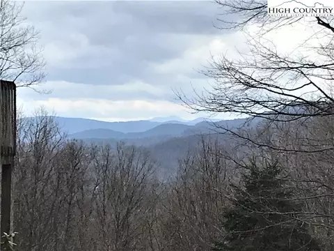 707 Phillips Gap Rd, Purlear, NC 28665 photo 3