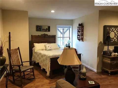 707 Phillips Gap Rd, Purlear, NC 28665 photo 17