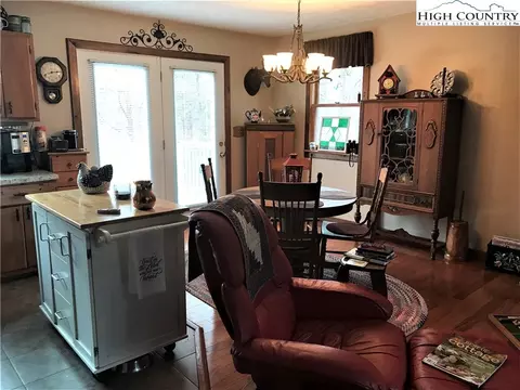707 Phillips Gap Rd, Purlear, NC 28665 photo 25