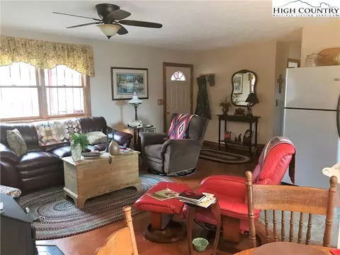 707 Phillips Gap Rd, Purlear, NC 28665 photo 8