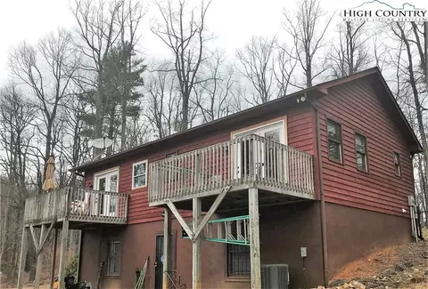 707 Phillips Gap Rd, Purlear, NC 28665 photo 6