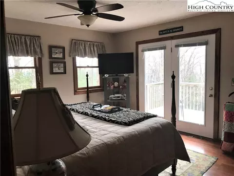707 Phillips Gap Rd, Purlear, NC 28665 photo 13