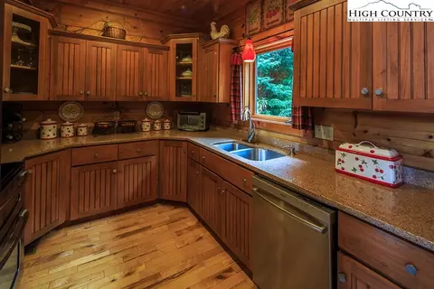 285 Talon Dr, Deep Gap, NC 28618 photo 8