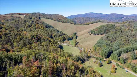 895 Little Windfall Rd, Lansing, NC 28643 photo 6
