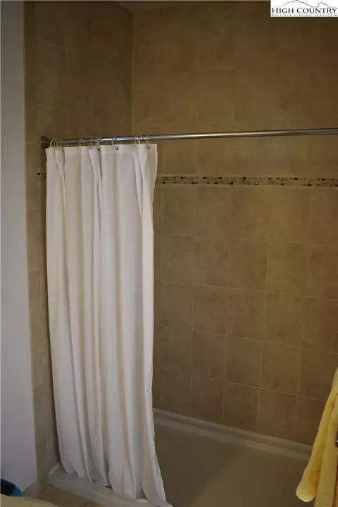 895 Little Windfall Rd, Lansing, NC 28643 photo 33