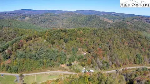 895 Little Windfall Rd, Lansing, NC 28643 photo 5