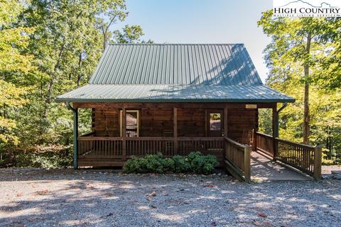 1074 Pepper Bush Rd, Purlear, NC 28665 photo 2