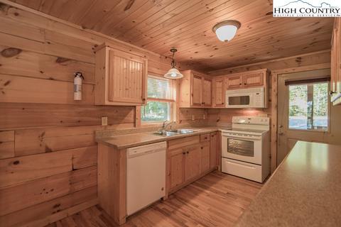 1074 Pepper Bush Rd, Purlear, NC 28665 photo 10
