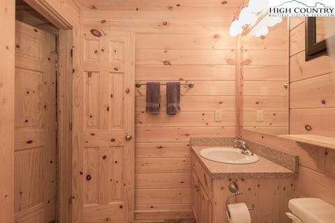 1074 Pepper Bush Rd, Purlear, NC 28665 photo 16