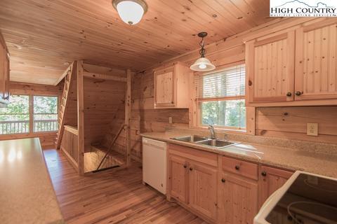 1074 Pepper Bush Rd, Purlear, NC 28665 photo 8