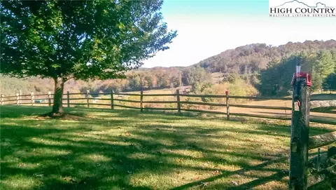 616 White Pine Dr, Ennice, NC 28623 photo 3