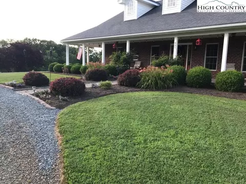 931 Graystone Rd, Independence, VA 24348 photo 4