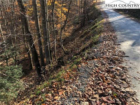415 Lake Rd, Beech Mountain, NC 28604 photo 4