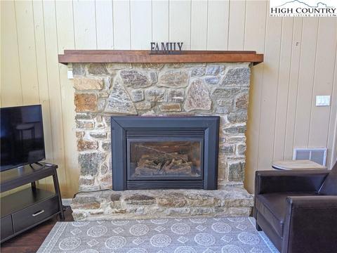 751 Horse Shoe Ridge E Rd, Deep Gap, NC 28618 photo 6