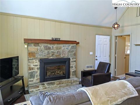 751 Horse Shoe Ridge E Rd, Deep Gap, NC 28618 photo 5