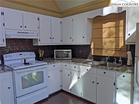 751 Horse Shoe Ridge E Rd, Deep Gap, NC 28618 photo 10