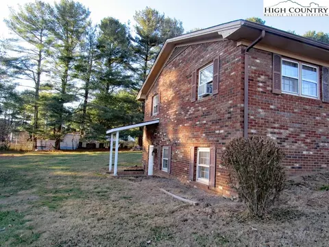 261 Mountain View Rd, Jefferson, NC 28640 photo 5