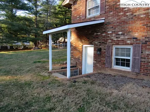 261 Mountain View Rd, Jefferson, NC 28640 photo 6