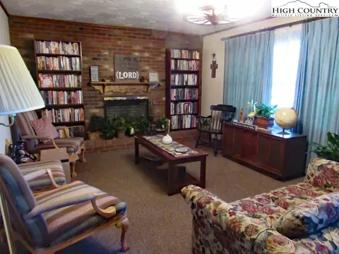 261 Mountain View Rd, Jefferson, NC 28640 photo 7
