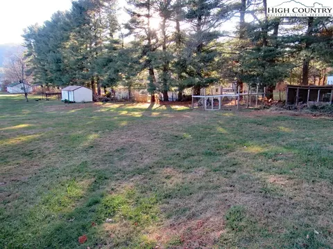 261 Mountain View Rd, Jefferson, NC 28640 photo 4