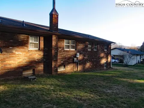 261 Mountain View Rd, Jefferson, NC 28640 photo 3