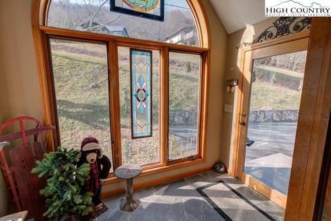 389 Skiview Rd, Seven Devils, NC 28604 photo 6