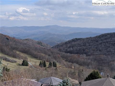 389 Skiview Rd, Seven Devils, NC 28604 photo 2