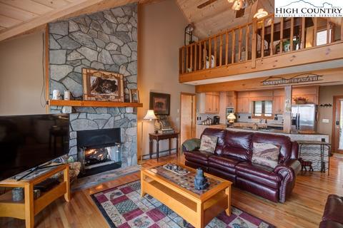 389 Skiview Rd, Seven Devils, NC 28604 photo 10
