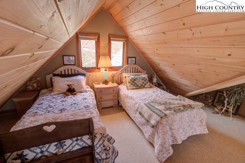 389 Skiview Rd, Seven Devils, NC 28604 photo 27