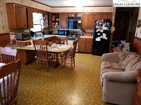 346 Big Oak Rd, Ennice, NC 28623 photo 6