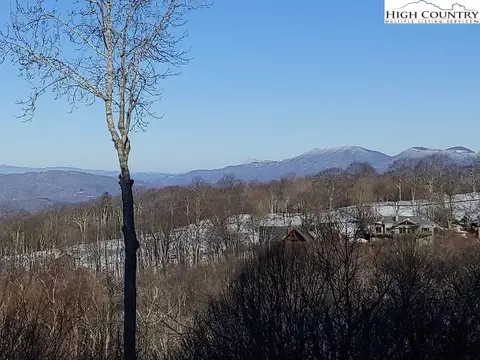 122 Hawthorne Rd, Beech Mountain, NC 28604 photo 1