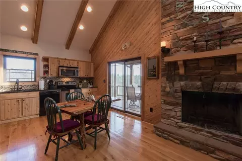 4091 Staghorn Rd, Purlear, NC 28665 photo 9