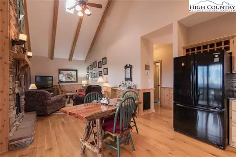 4091 Staghorn Rd, Purlear, NC 28665 photo 8