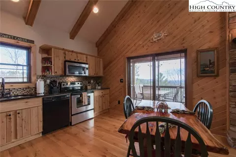 4091 Staghorn Rd, Purlear, NC 28665 photo 5