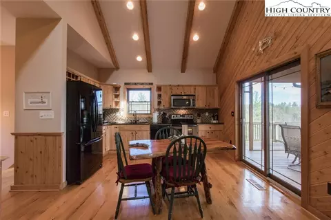 4091 Staghorn Rd, Purlear, NC 28665 photo 6