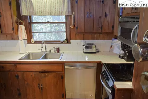512 Cherry Ln, Boone, NC 28607 photo 21
